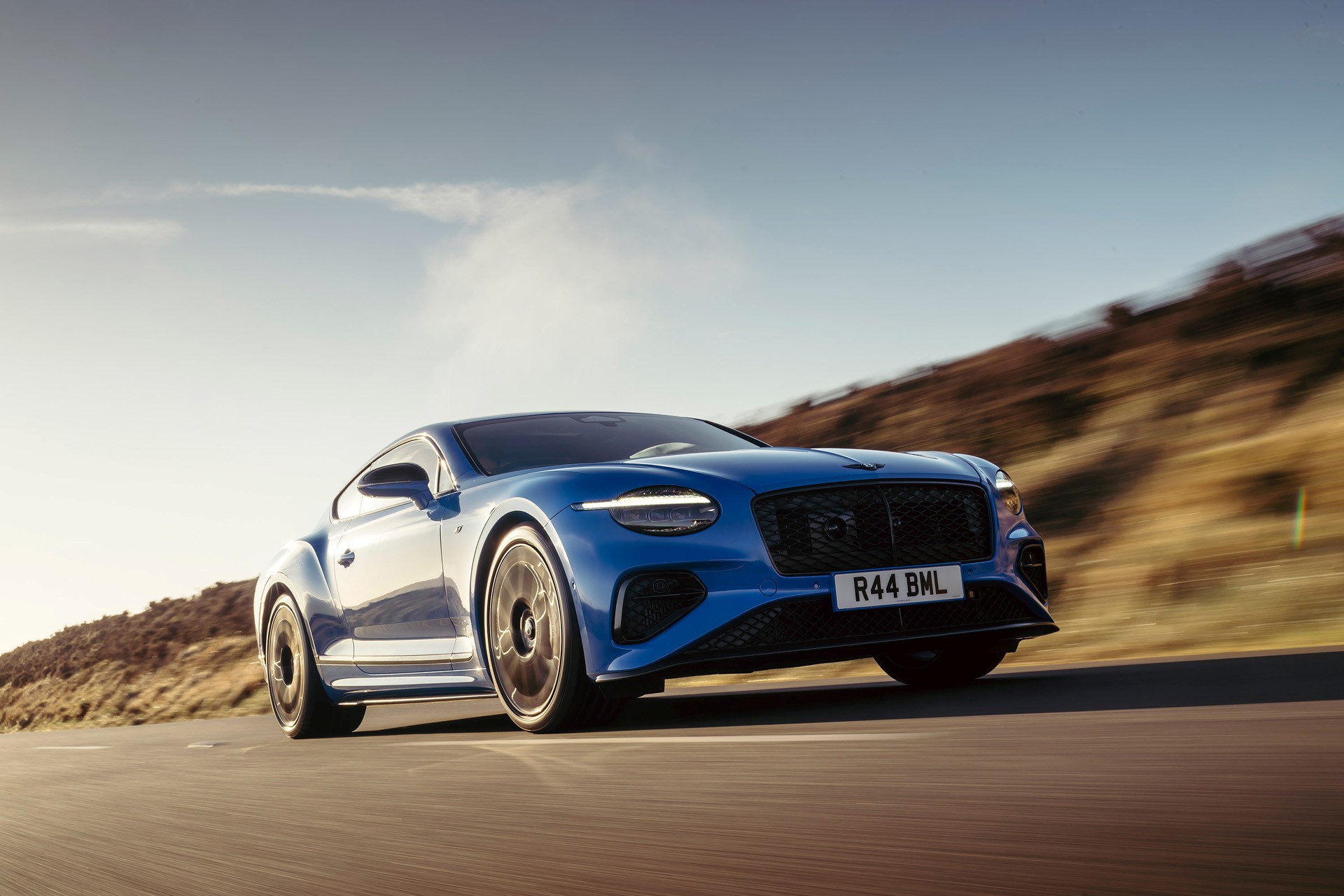 Download 2027 Bentley Continental GT S car wallpapers in HD and 4K for your desktop, phone or tablet.