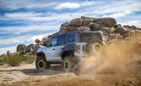2027 Ford Bronco RTR Off-Road Wallpaper 450x275 (2)