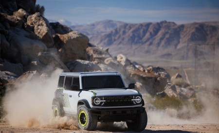 2027 Ford Bronco RTR Off-Road Wallpaper 450x275 (7)