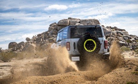 2027 Ford Bronco RTR Rear Wallpaper 450x275 (16)