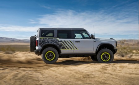 2027 Ford Bronco RTR Side Wallpaper 450x275 (5)