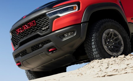 2027 Ram 1500 SRT TRX Bloodshot Night Edition Front Bumper Wallpaper 450x275 (14)