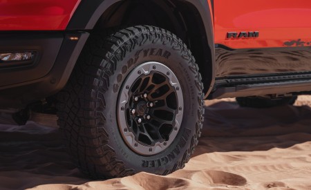2027 Ram 1500 SRT TRX Bloodshot Night Edition Wheel Wallpaper 450x275 (20)