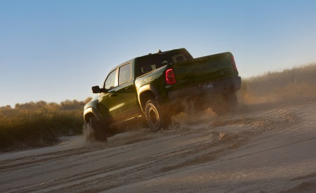 2027 Ram 1500 SRT TRX Off-Road Wallpaper 450x275 (10)