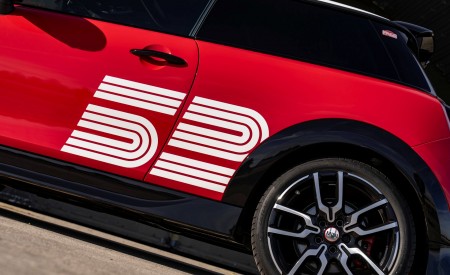 2026 Mini 1965 Victory Edition Detail Wallpaper 450x275 (28)