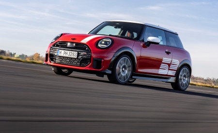 2026 Mini 1965 Victory Edition Front Three-Quarter Wallpaper 450x275 (5)