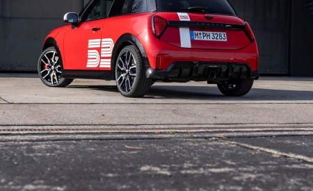 2026 Mini 1965 Victory Edition Rear Three-Quarter Wallpaper 450x275 (14)
