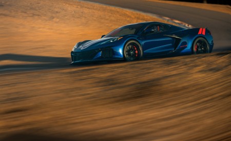 2027 Chevrolet Corvette Grand Sport Front Three-Quarter Wallpapers 450x275 (5)