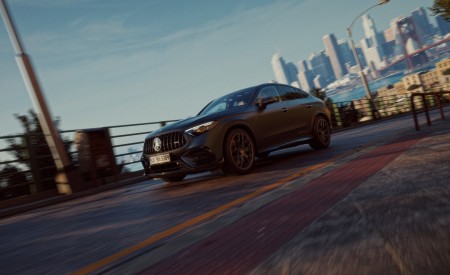 2027 Mercedes-AMG GLC 53 4Matic+ Coupe Front Three-Quarter Wallpaper 450x275 (6)