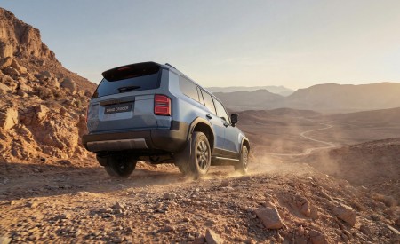 2026 Toyota Land Cruiser 250 Rear Three-Quarter Wallpaper 450x275 (3)
