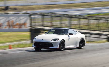 Download 2027 Nissan Z NISMO Manual Transmission Front Three-Quarter Wallpaper 1921x1281 Car Wallpaper