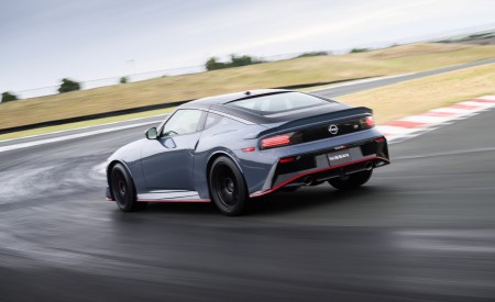 2027 Nissan Z NISMO Manual Transmission Rear Three-Quarter Wallpaper 450x275 (23)