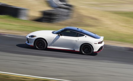 Download 2027 Nissan Z NISMO Manual Transmission Side Wallpaper 1921x1280 Car Wallpaper