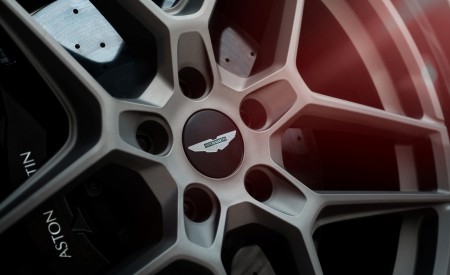 2026 Aston Martin DBX S Brakes Wallpaper 450x275 (16)