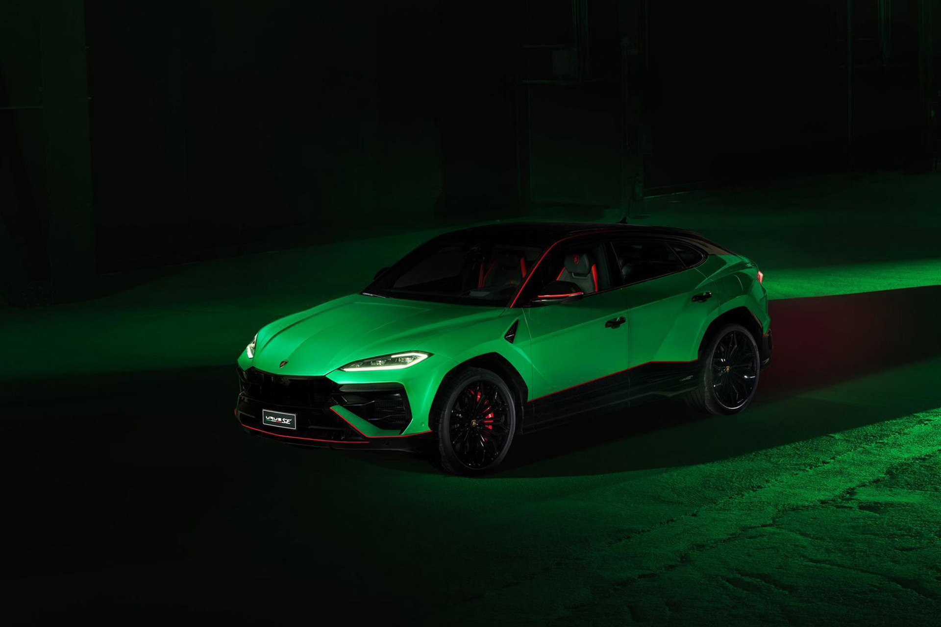 Download 2026 Lamborghini Urus SE Tettonero Capsule car wallpapers in 4K for your desktop, phone or tablet. All car images belong to their respective owners and are free for personal use only.