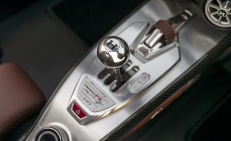 2026 Hennessey Venom F5 Revolution LF Manual Transmission Gear Shifter Wallpaper 450x275 (25)