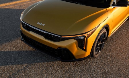 2026 Kia K4 Hatchback Grille Wallpaper 450x275 (11)