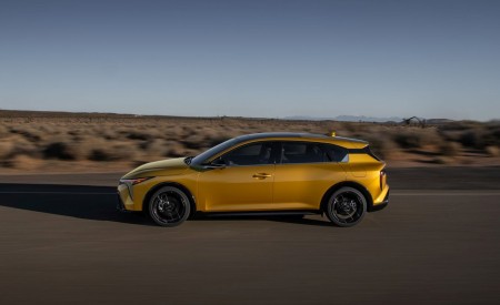 2026 Kia K4 Hatchback Side Wallpaper 450x275 (5)