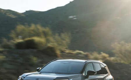 2026 Toyota RAV4 HEV Avantgarde Front Three-Quarter Wallpaper 450x275 (2)