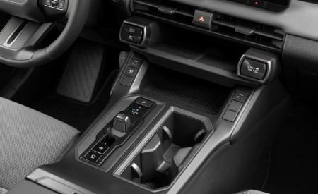 2026 Toyota RAV4 HEV Avantgarde Interior Detail Wallpaper 450x275 (58)