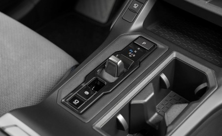 2026 Toyota RAV4 HEV Avantgarde Interior Detail Wallpaper 450x275 (59)