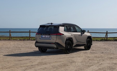 2026 Toyota RAV4 HEV Avantgarde Rear Three-Quarter Wallpaper 450x275 (28)