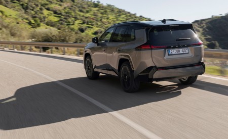 2026 Toyota RAV4 HEV Avantgarde Rear Three-Quarter Wallpaper 450x275 (7)