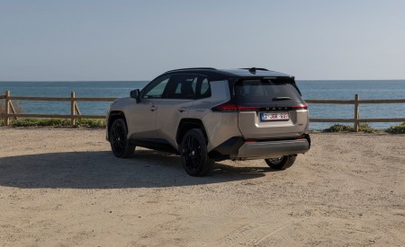2026 Toyota RAV4 HEV Avantgarde Rear Three-Quarter Wallpaper 450x275 (29)