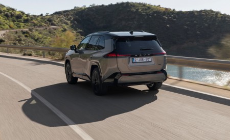 2026 Toyota RAV4 HEV Avantgarde Rear Three-Quarter Wallpaper 450x275 (8)