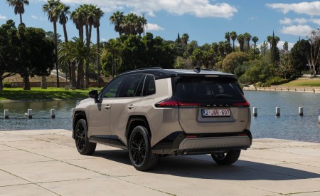2026 Toyota RAV4 HEV Avantgarde Rear Three-Quarter Wallpaper 450x275 (34)