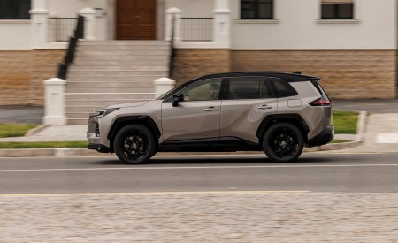 2026 Toyota RAV4 HEV Avantgarde Side Wallpaper 450x275 (19)