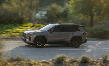 2026 Toyota RAV4 HEV Avantgarde Side Wallpaper 450x275 (5)