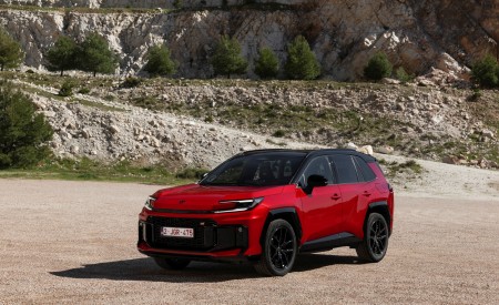 2026 Toyota RAV4 HEV GR Sport Front Three-Quarter Wallpaper 450x275 (28)