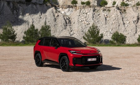 2026 Toyota RAV4 HEV GR Sport Front Three-Quarter Wallpaper 450x275 (21)