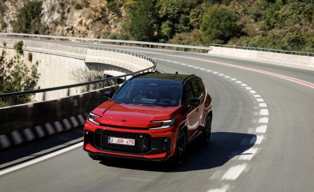 2026 Toyota RAV4 HEV GR Sport Front Three-Quarter Wallpaper 450x275 (15)