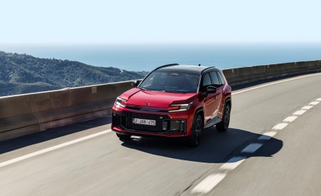 2026 Toyota RAV4 HEV GR Sport Front Three-Quarter Wallpaper 450x275 (16)