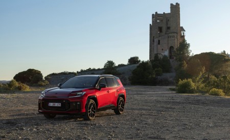 2026 Toyota RAV4 HEV GR Sport Front Three-Quarter Wallpaper 450x275 (30)