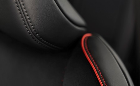 2026 Toyota RAV4 HEV GR Sport Interior Detail Wallpaper 450x275 (49)