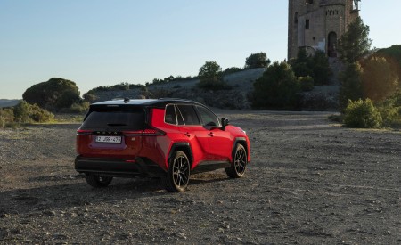 2026 Toyota RAV4 HEV GR Sport Rear Three-Quarter Wallpaper 450x275 (32)