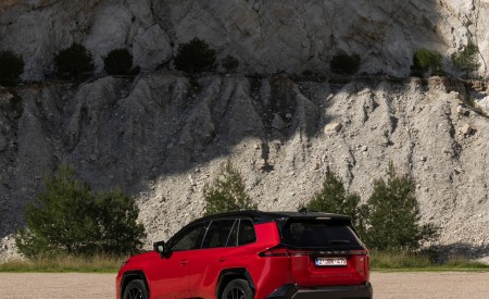 2026 Toyota RAV4 HEV GR Sport Rear Three-Quarter Wallpaper 450x275 (25)
