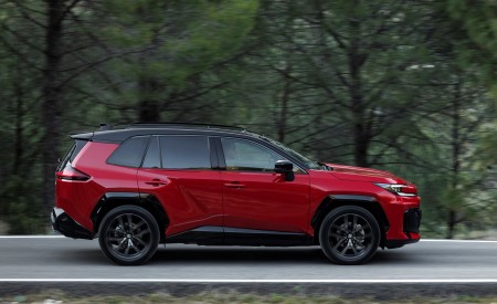 2026 Toyota RAV4 HEV GR Sport Side Wallpaper 450x275 (20)