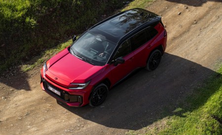 2026 Toyota RAV4 HEV GR Sport Top Wallpaper 450x275 (12)