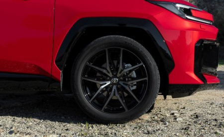 2026 Toyota RAV4 HEV GR Sport Wheel Wallpaper 450x275 (36)