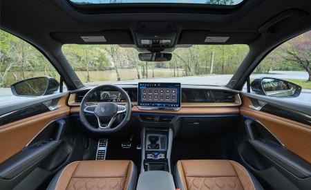 2026 Volkswagen Tiguan SEL R-Line Turbo Interior Cockpit Wallpaper 450x275 (12)