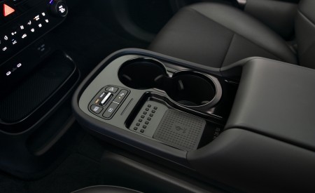 2027 Hyundai Ioniq 9 Calligraphy Black Ink Central Console Wallpapers 450x275 (40)