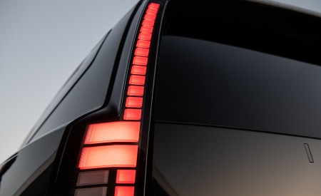 2027 Hyundai Ioniq 9 Calligraphy Black Ink Tail Light Wallpapers 450x275 (24)