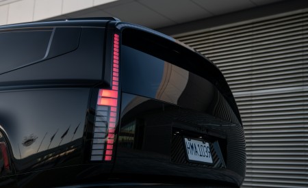 2027 Hyundai Ioniq 9 Calligraphy Black Ink Tail Light Wallpapers 450x275 (26)
