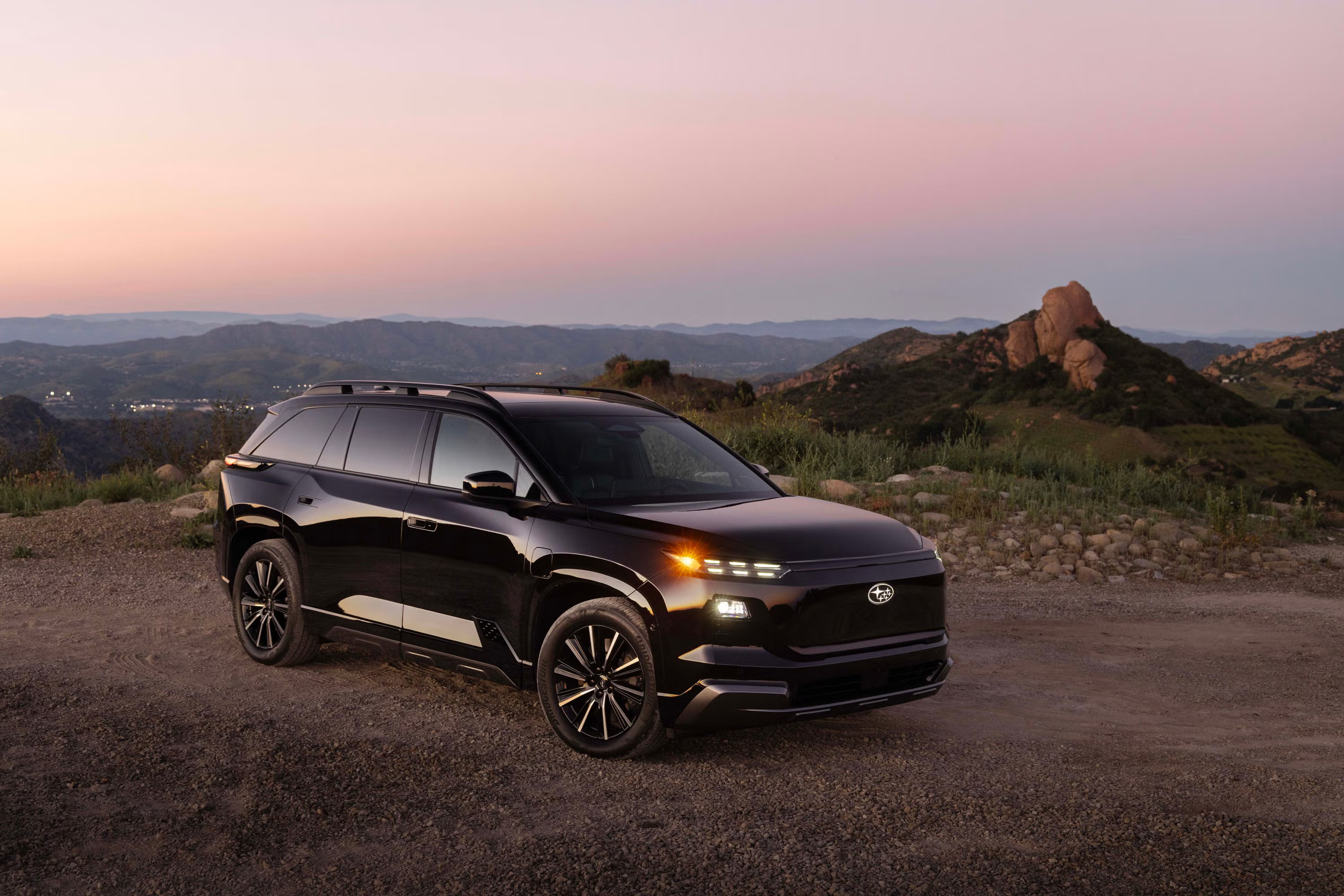 Download 2027 Subaru Getaway car wallpapers in HD and 4K for your desktop, phone or tablet.