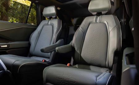 2027 Subaru Getaway Interior Rear Seats Wallpaper 450x275 (29)