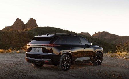 2027 Subaru Getaway Rear Three-Quarter Wallpaper 450x275 (3)